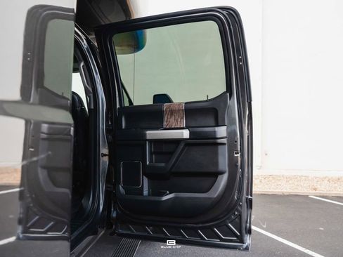Used 2019 Ford F550 4x4 Crew Cab Super Duty image 17