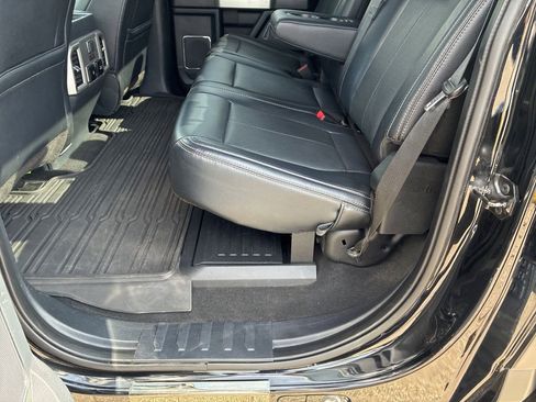 Used 2022 Ford F250 Lariat w/ Black Appearance Pkg AWD/4WD image 42