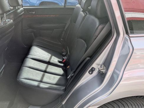 Used 2011 Subaru Outback 2.5i Limited w/ PWR Moonroof Pkg image 10