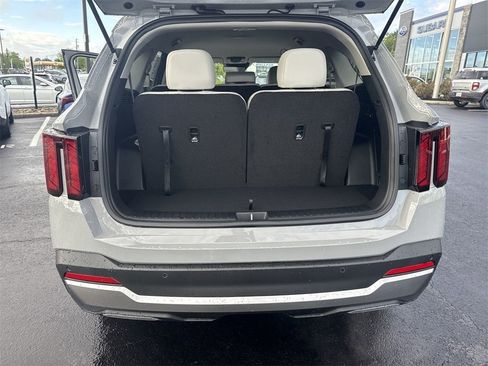 New 2025 Kia Sorento S image 47