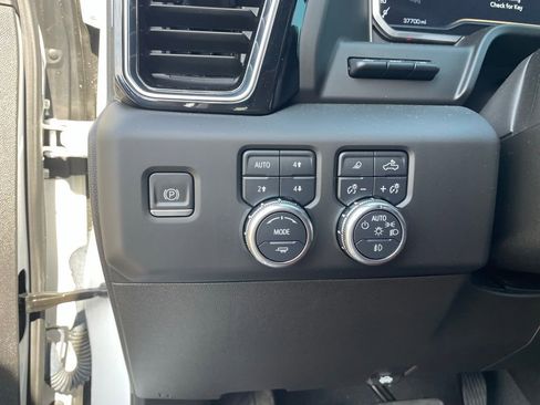 Used 2023 GMC Sierra 1500 Denali Ultimate image 12