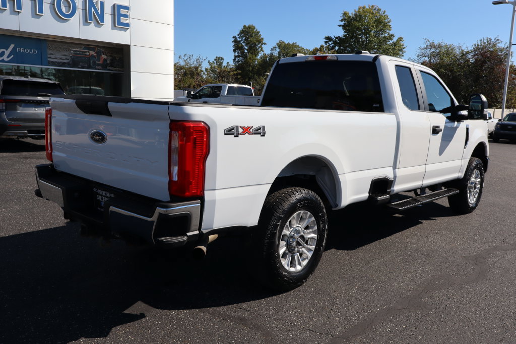 Used 2022 Ford F350 XL w/ STX Appearance Package AWD/4WD image 3