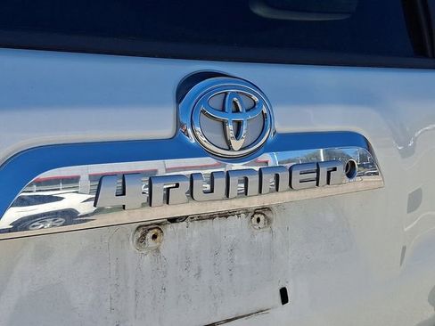 Used 2012 Toyota 4Runner SR5 w/ Convenience Pkg image 4