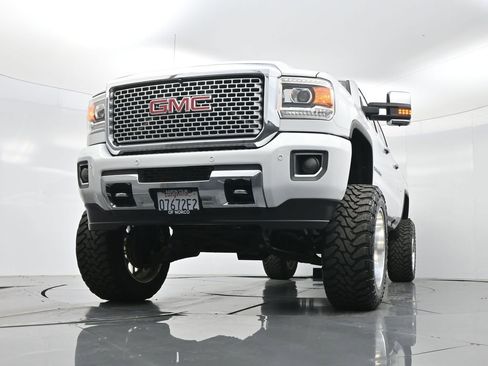 Used 2017 GMC Sierra 2500 Denali w/ Duramax Plus Package image 42