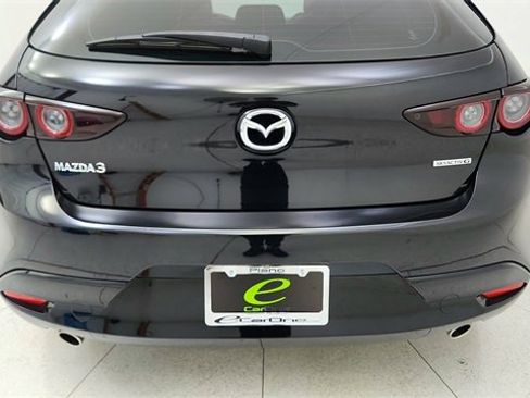 Used 2021 MAZDA MAZDA3 s image 11