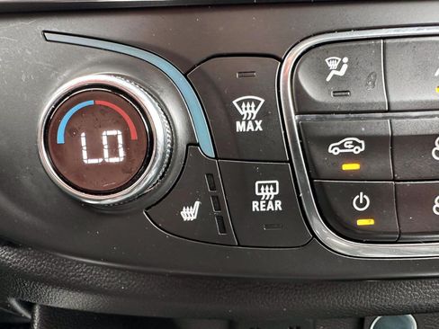 Used 2023 Chevrolet Traverse LT AWD/4WD image 24
