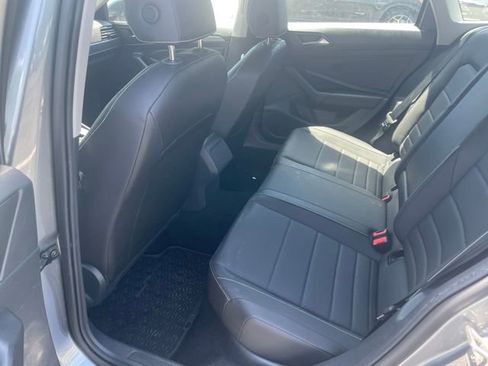 Used 2023 Volkswagen Jetta SE FWD image 11