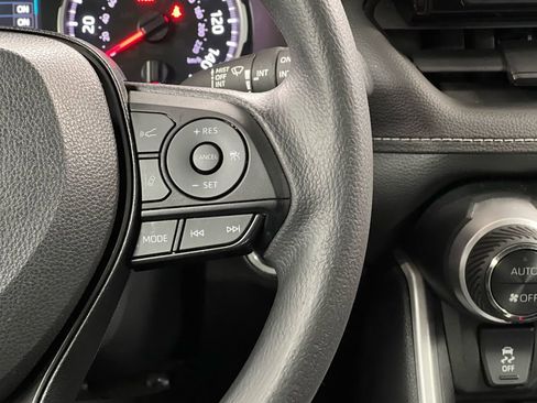 Used 2022 Toyota RAV4 XLE image 29