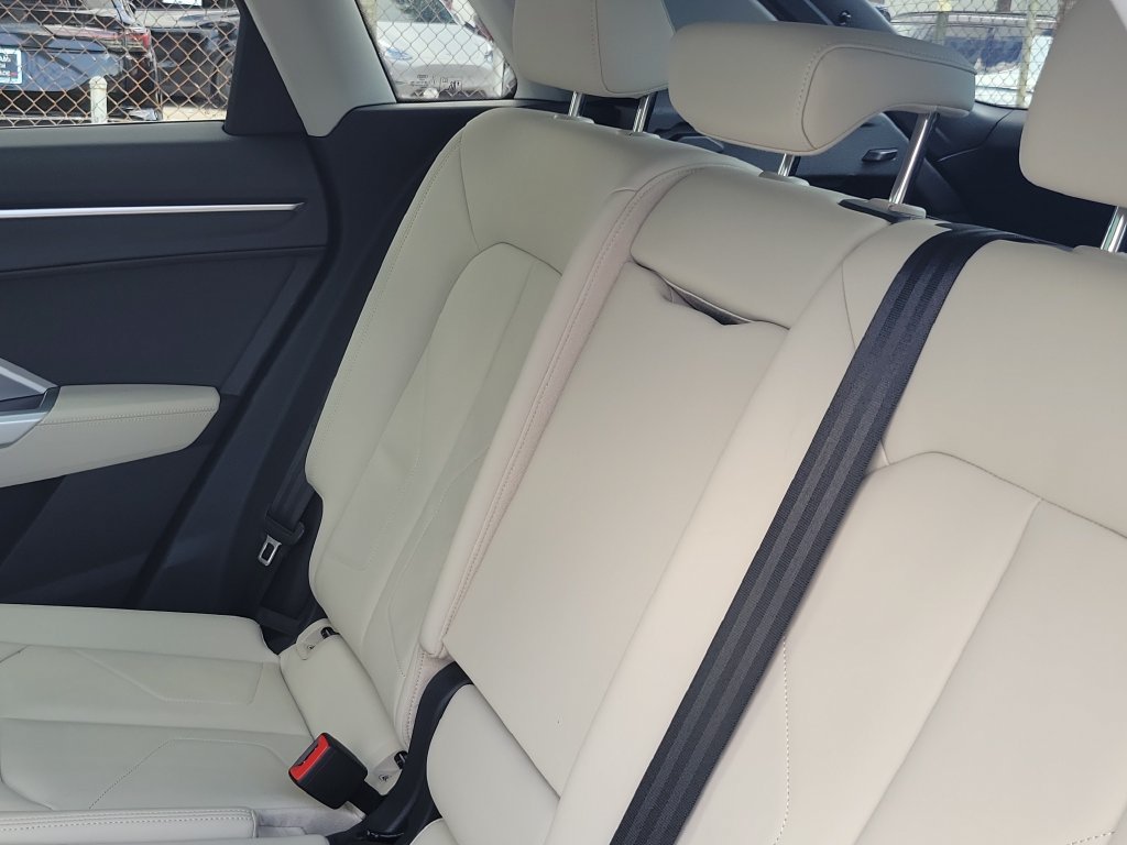 Used 2021 Audi Q3 2.0T Premium w/ Convenience Package AWD/4WD image 17