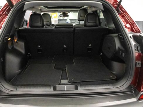 Used 2021 Jeep Cherokee Limited image 34