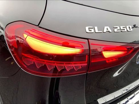 Used 2025 Mercedes-Benz GLA 250 GLA 250 image 24