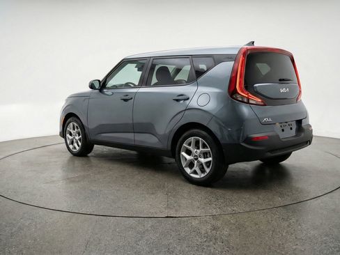 Used 2025 Kia Soul LX w/ LX Technology Package FWD image 6