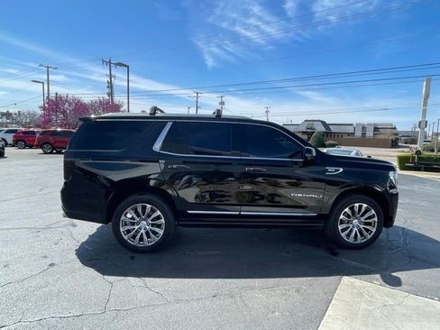 Used 2021 GMC Yukon Denali w/ Denali Premium Package image 6