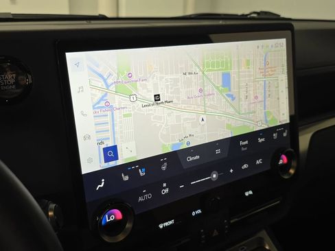 Used 2024 Lexus GX 550 w/ Accessory Package (2T) AWD/4WD image 17