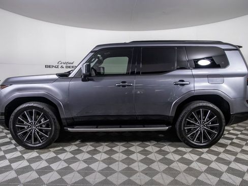 Used 2024 Lexus GX 550 w/ Cold Area Package image 13