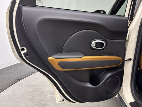 Used 2016 Kia Soul ! w/ Umber Package 1 FWD image 23