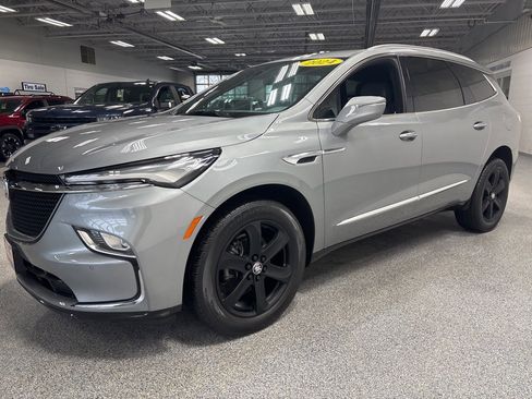 Used 2024 Buick Enclave Essence w/ Sport Touring Edition image 3