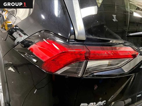 Used 2019 Toyota RAV4 LE image 28