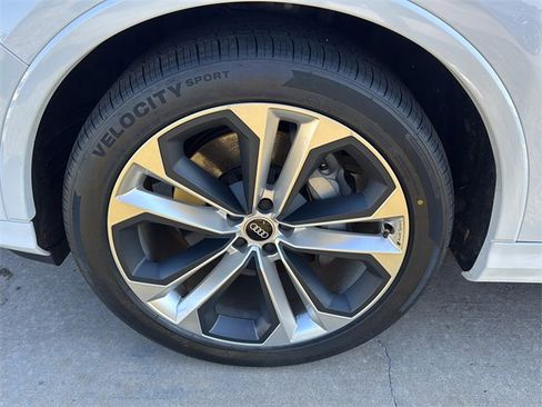 Used 2021 Audi Q7 3.0T Prestige w/ Prestige Package image 9