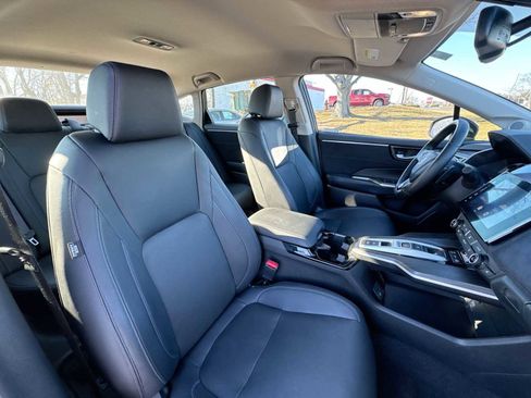 Certified 2018 Honda Clarity Touring image 17