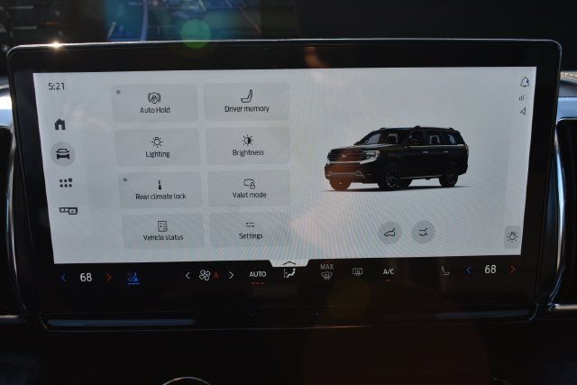 Used 2025 Ford Expedition Platinum w/ Stealth Performance Package AWD/4WD image 28