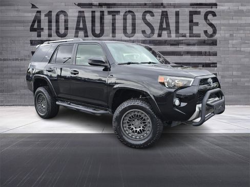Used 2018 Toyota 4Runner TRD Off-Road AWD/4WD image 1