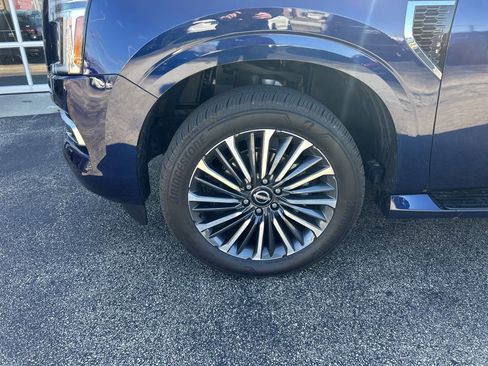 Used 2025 Nissan Armada Platinum Reserve AWD/4WD image 3