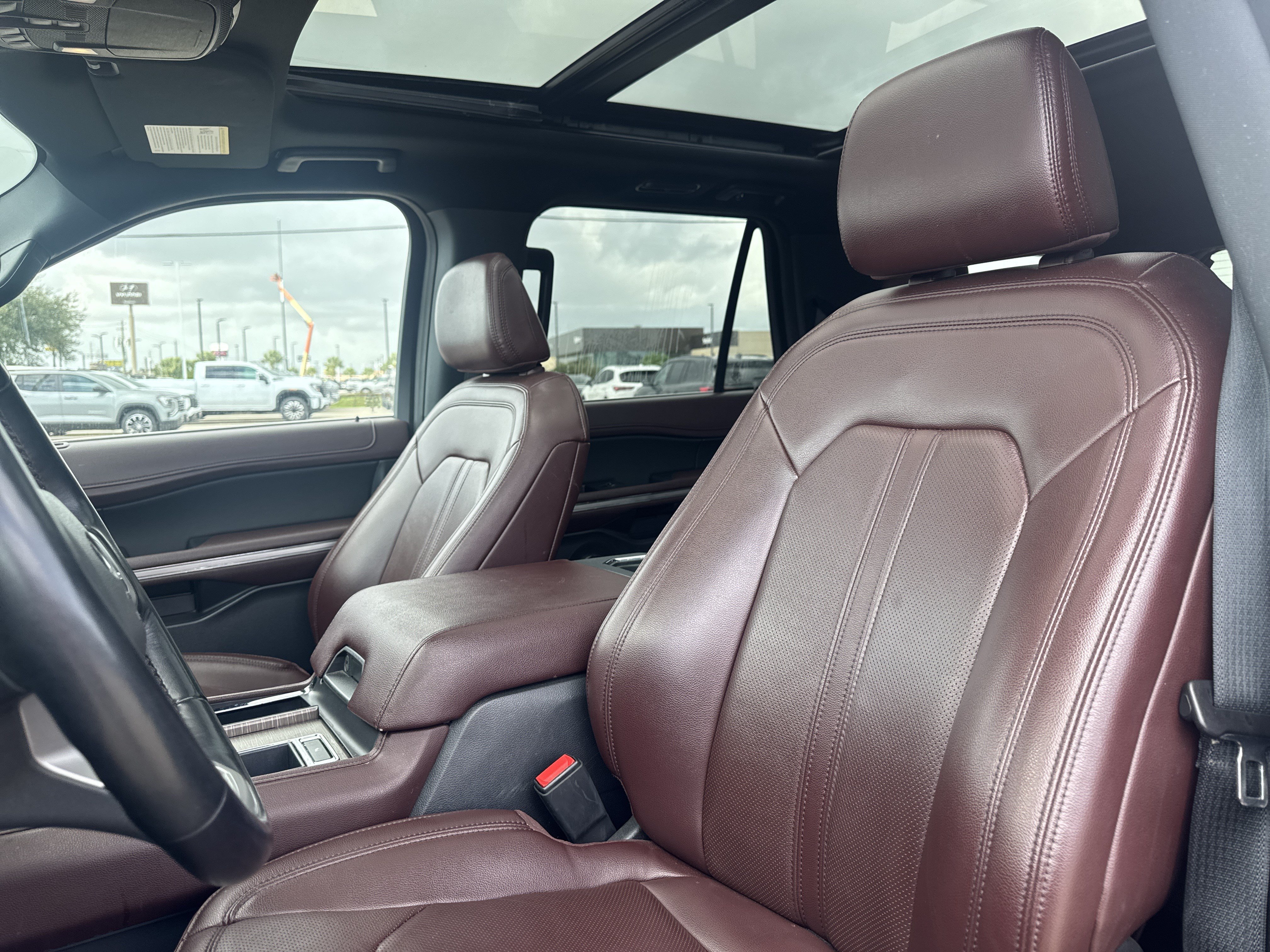 Used 2024 Ford Expedition Max Limited RWD image 6