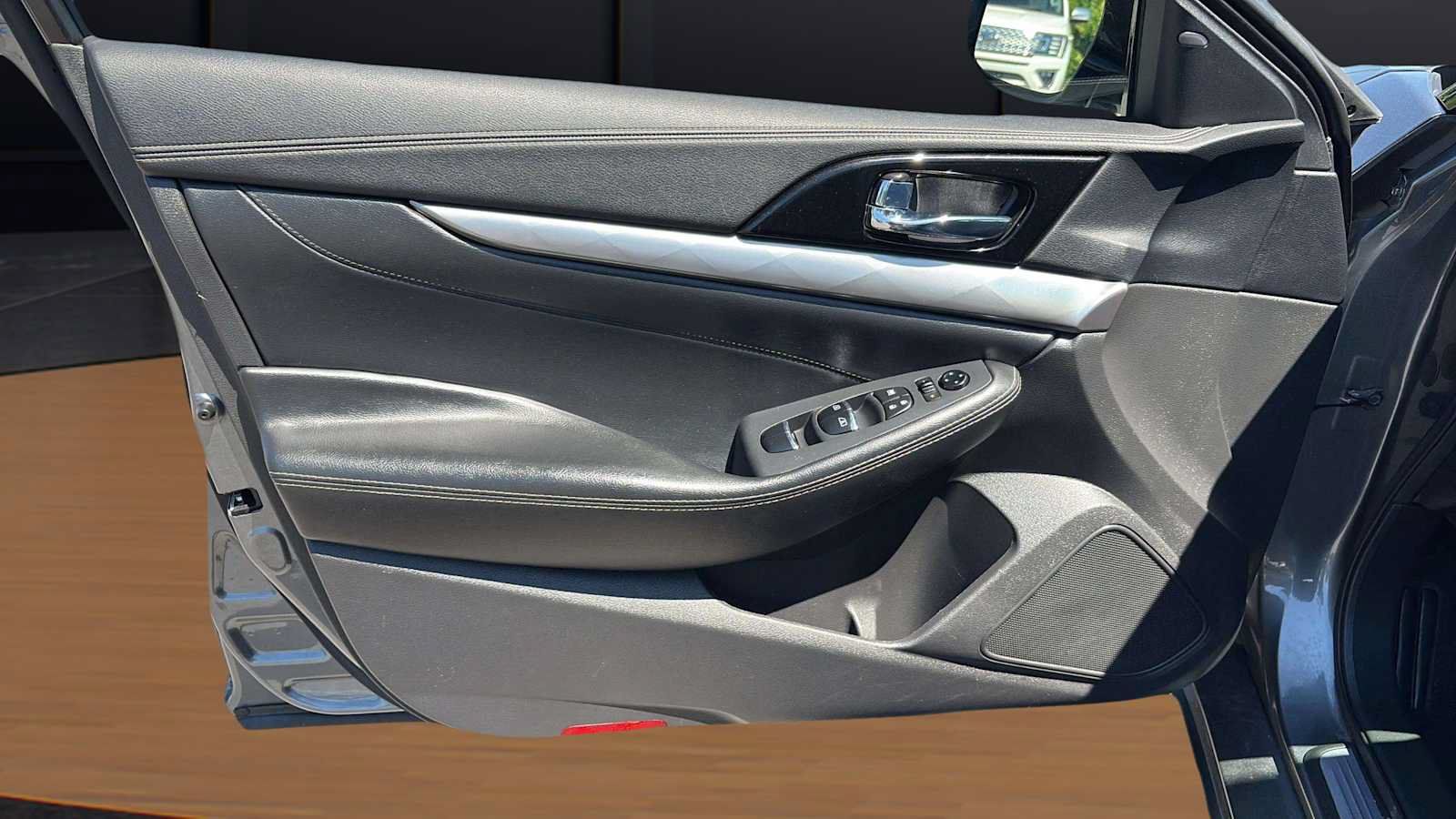 Used 2023 Nissan Maxima SV w/ Floor Mat Group FWD image 15