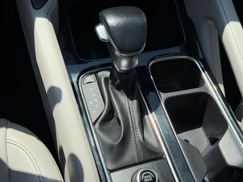 Used 2021 Kia Telluride S FWD image 19