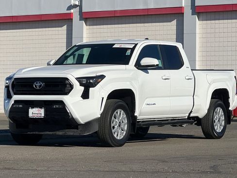 Certified 2025 Toyota Tacoma SR5 image 10