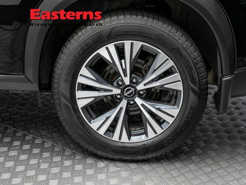 Used 2023 Nissan Rogue SV AWD/4WD image 8