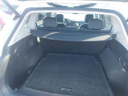 Used 2022 Volkswagen Tiguan SE image 22