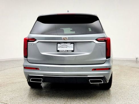 Used 2025 Cadillac XT6 Premium Luxury image 6