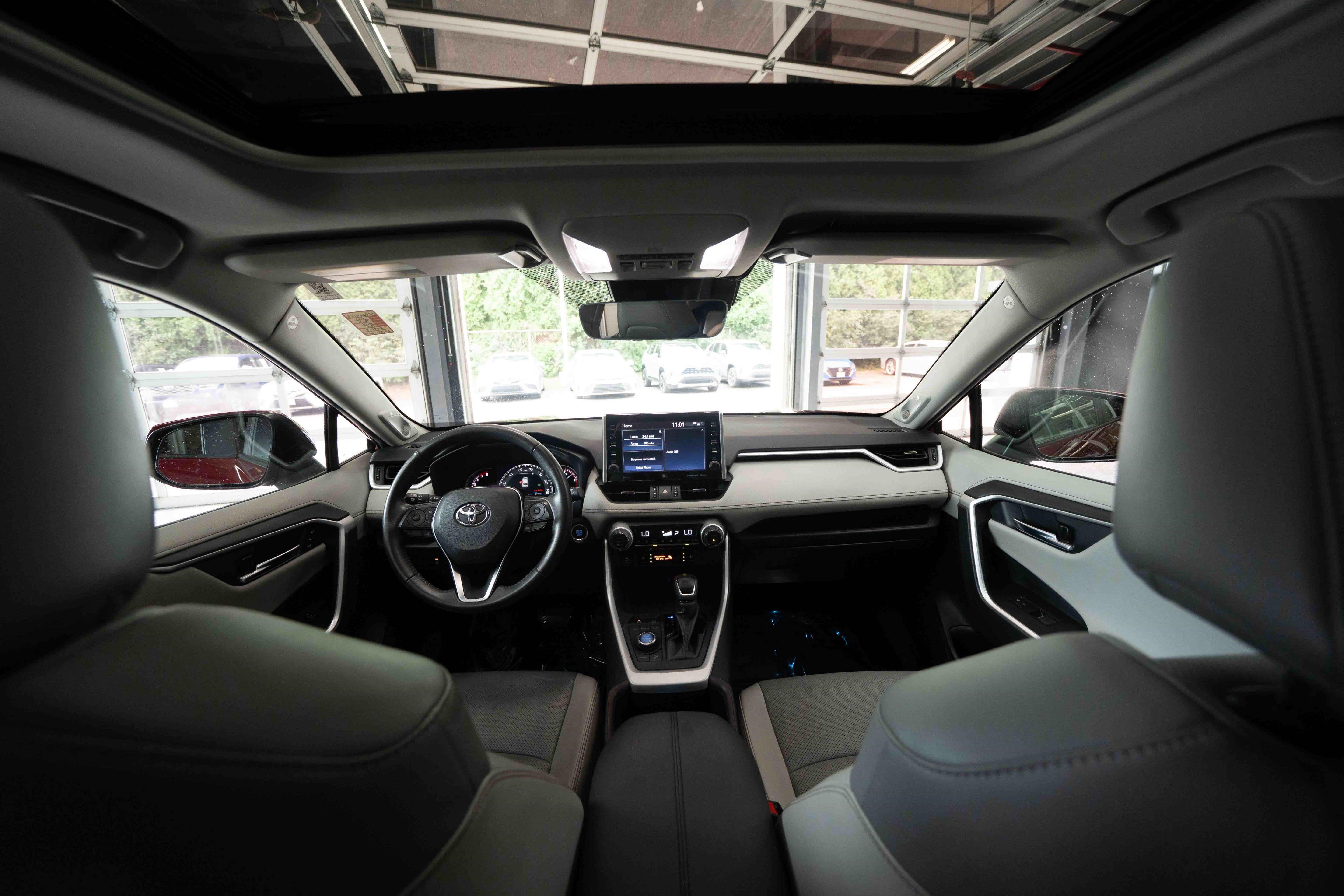 Used 2022 Toyota RAV4 Limited w/ Limited Grade Weather Package AWD/4WD image 19
