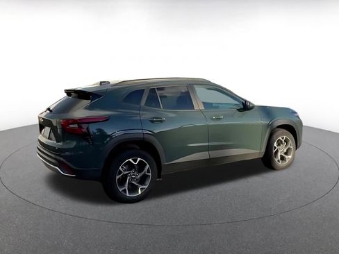 Used 2025 Chevrolet Trax LT image 12