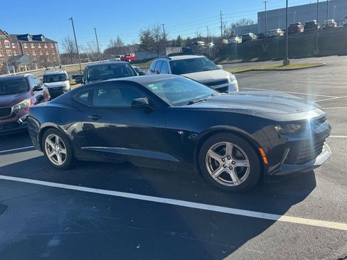 Used 2017 Chevrolet Camaro LT w/ Technology Package image 4