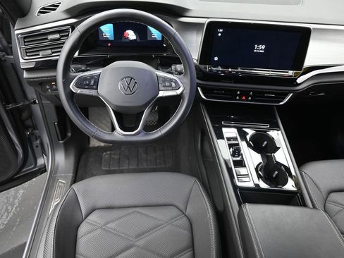 Used 2024 Volkswagen Atlas Cross Sport SE image 14