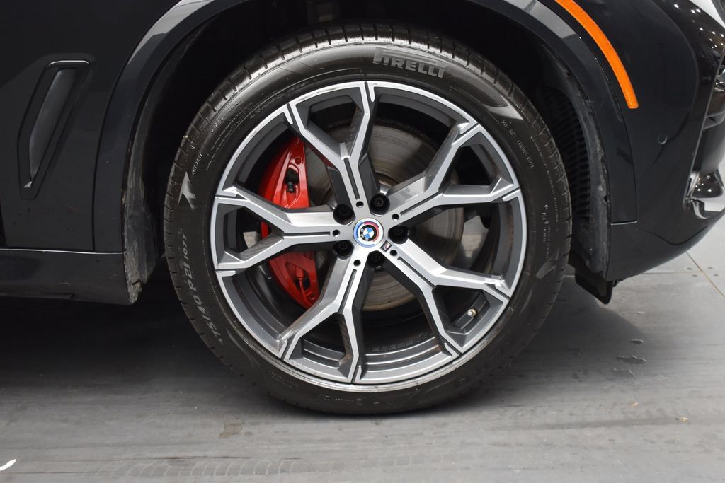 Used 2023 BMW X5 xDrive40i w/ M Sport Edition AWD/4WD image 5