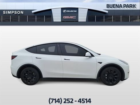 Used 2023 Tesla Model Y Long Range image 9