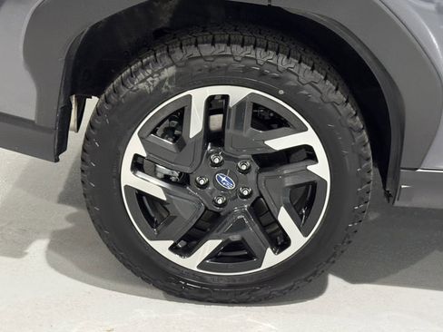 Used 2025 Subaru Forester Limited image 41