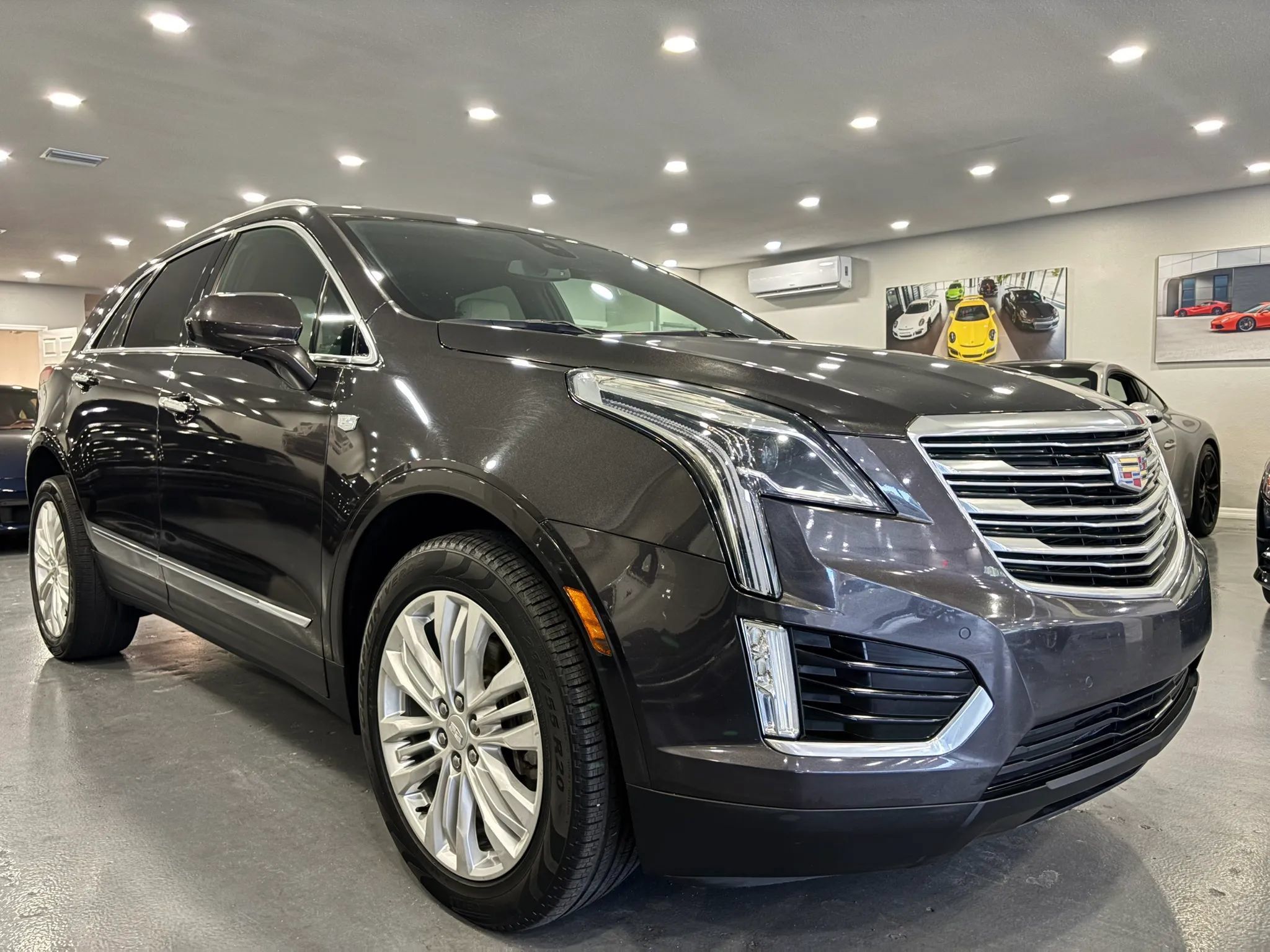 Used 2018 Cadillac XT5 Premium Luxury FWD image 1
