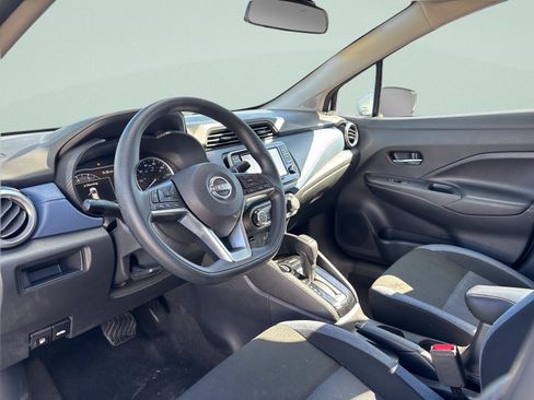 Used 2025 Nissan Versa SV FWD image 12