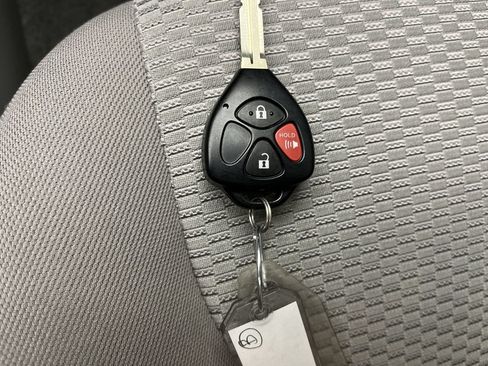 Used 2012 Toyota RAV4 4WD w/ Upgrade Value Pkg image 22