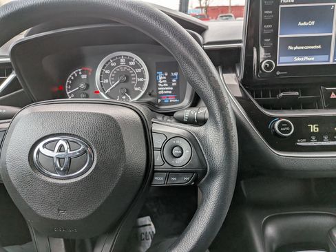 Used 2022 Toyota Corolla LE image 18
