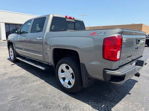 Used 2017 Chevrolet Silverado 1500 LTZ Z71 w/ LTZ Plus Package AWD/4WD image 19
