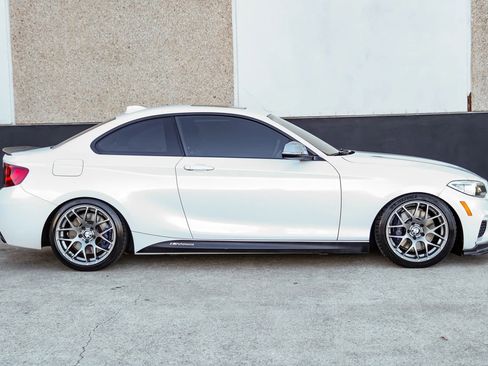 Used 2015 BMW M235i Coupe image 9