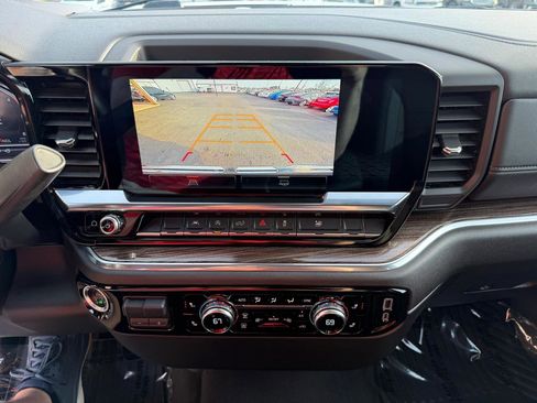 Used 2025 GMC Sierra 1500 Elevation image 29