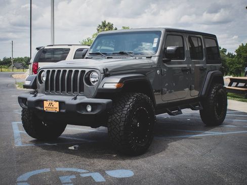 Used 2019 Jeep Wrangler Unlimited Sport AWD/4WD image 10