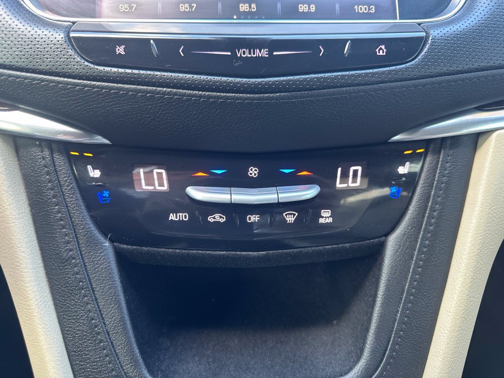 Used 2017 Cadillac XT5 Premium Luxury AWD/4WD image 4